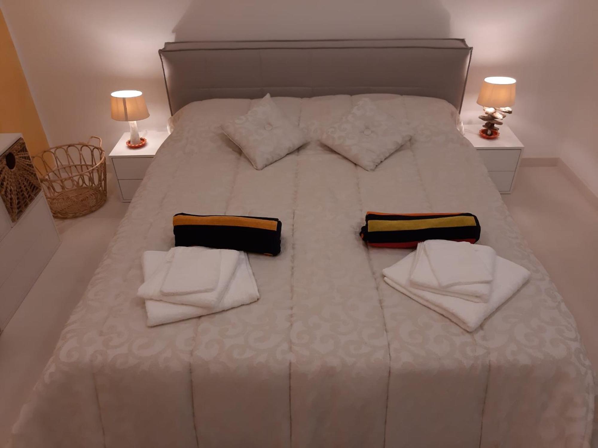 Ch Exclusive Apartments 체팔루 객실 사진